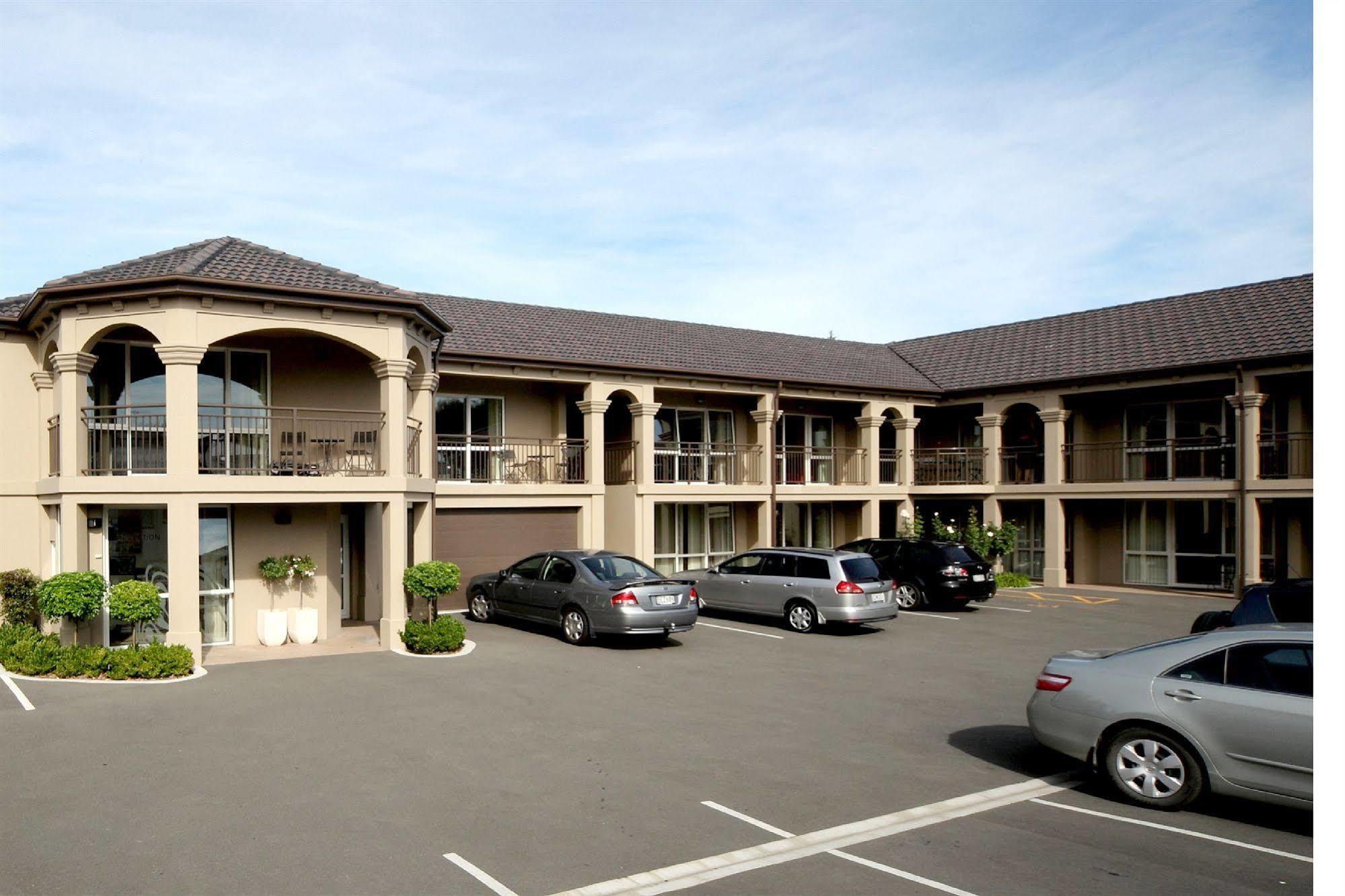 Salerno Motel Apartments Christchurch Bagian luar foto The Inn at the Opera