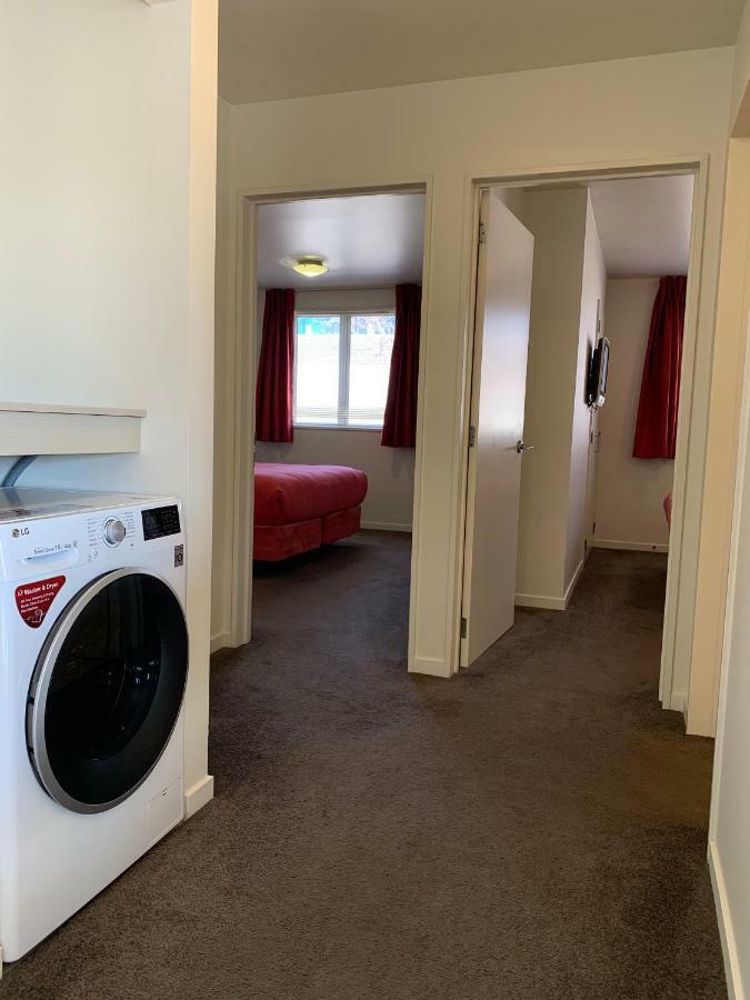 Salerno Motel Apartments Christchurch Bagian luar foto A typical two bedroom apartment