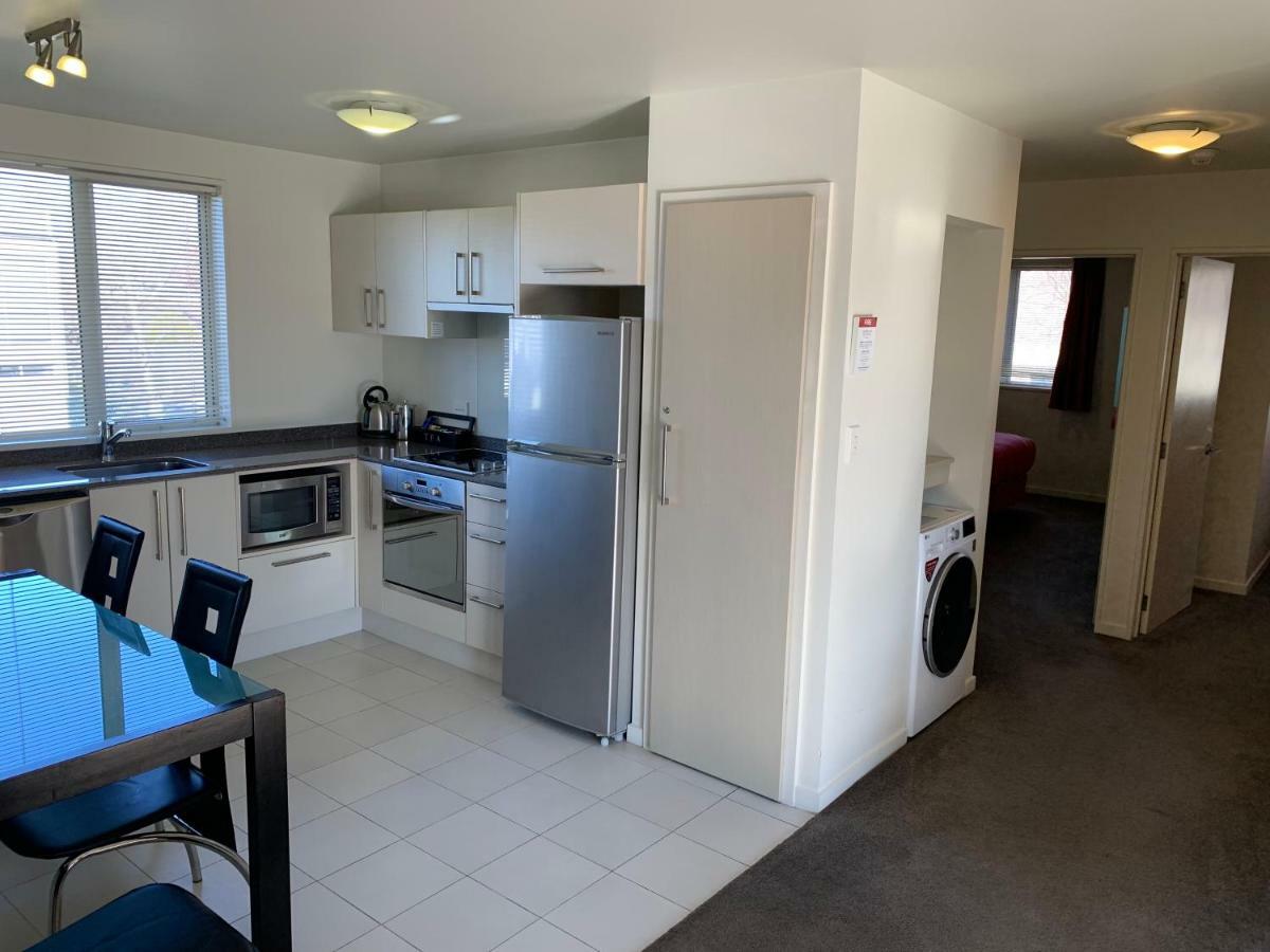 Salerno Motel Apartments Christchurch Bagian luar foto A typical apartment at the University of Canterbury